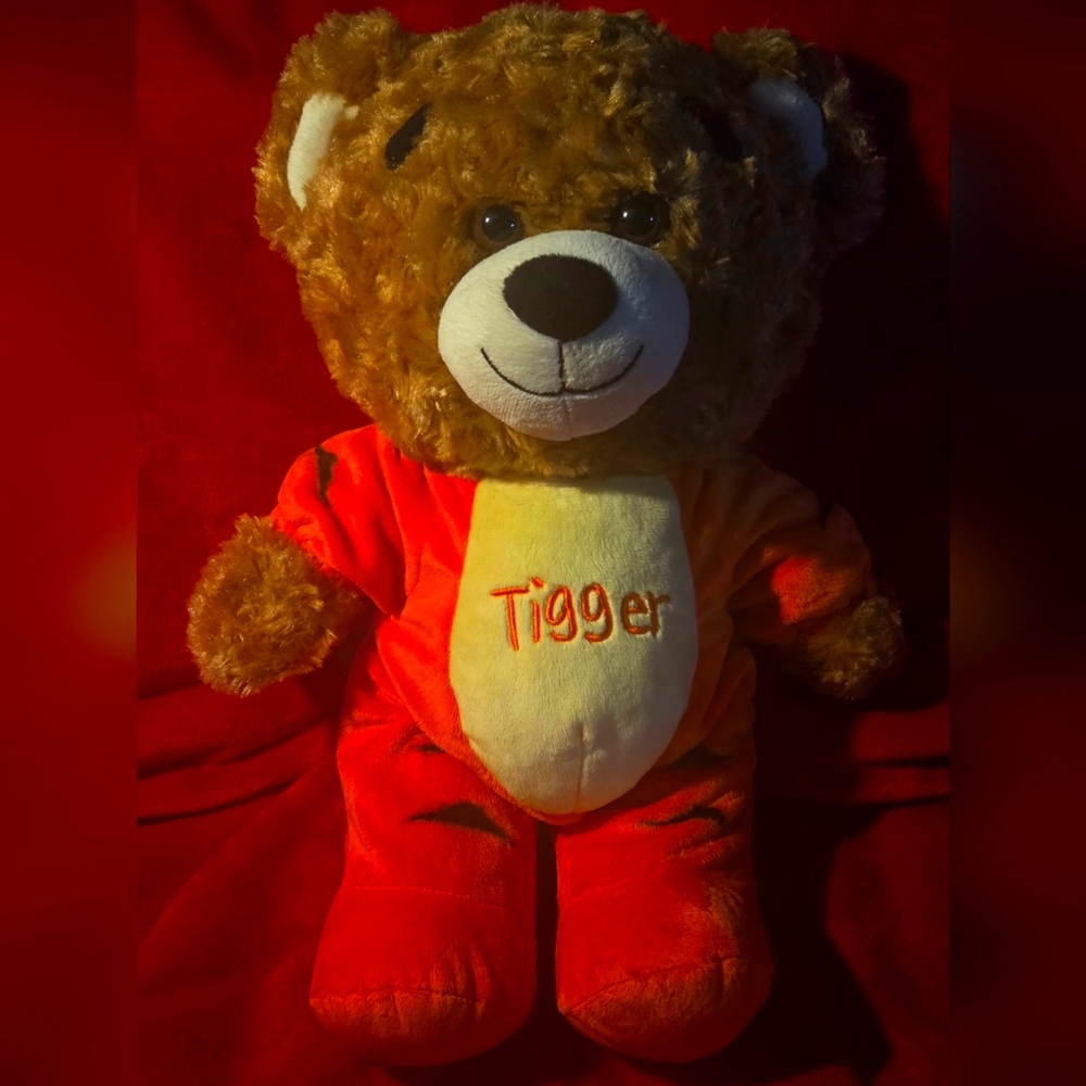 Vintage Build-A-Bear Tigger plushie from Winnie the Pooh
